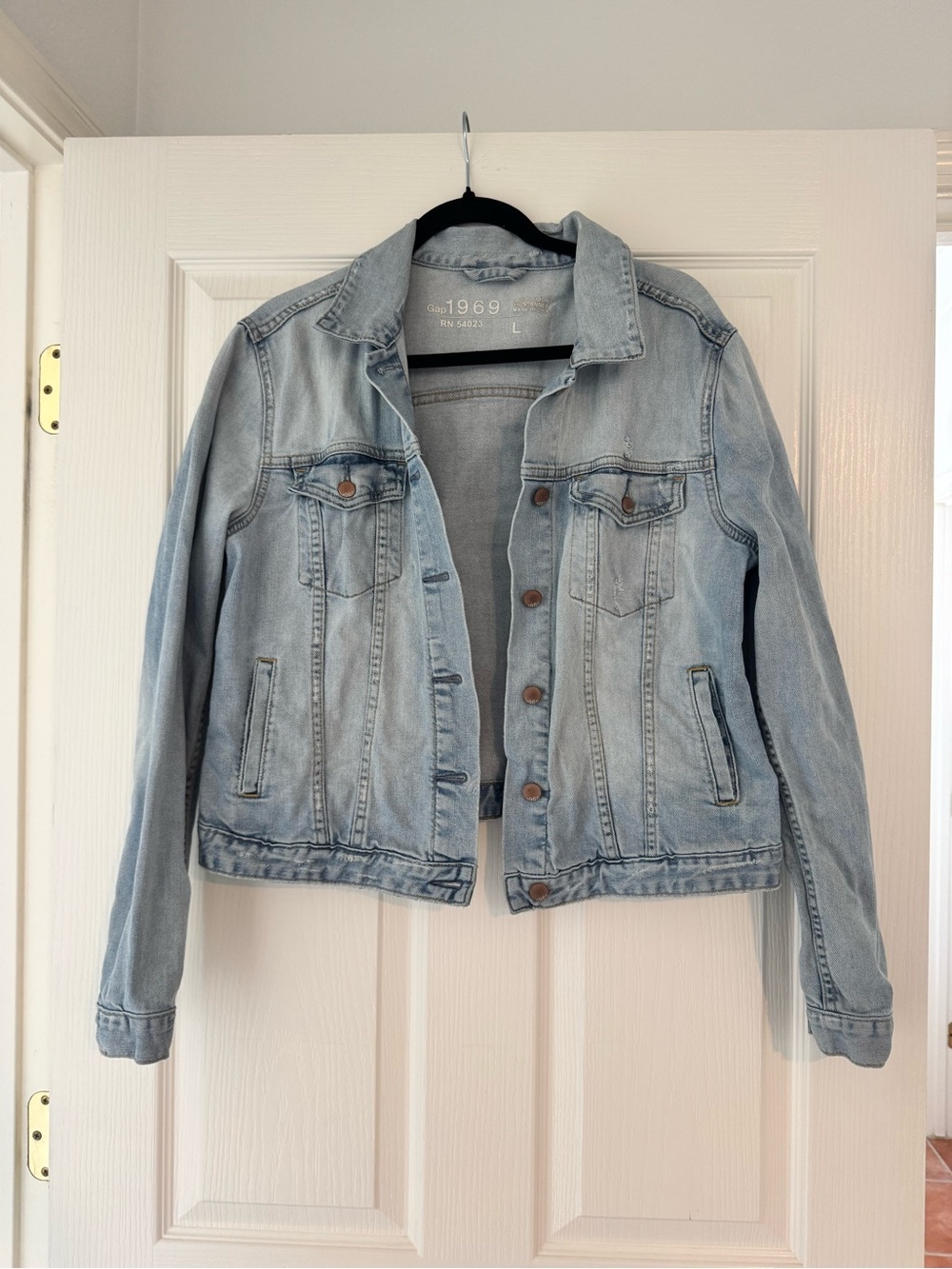 GAP 1969 Light Wash Denim Jacket - Light Blue